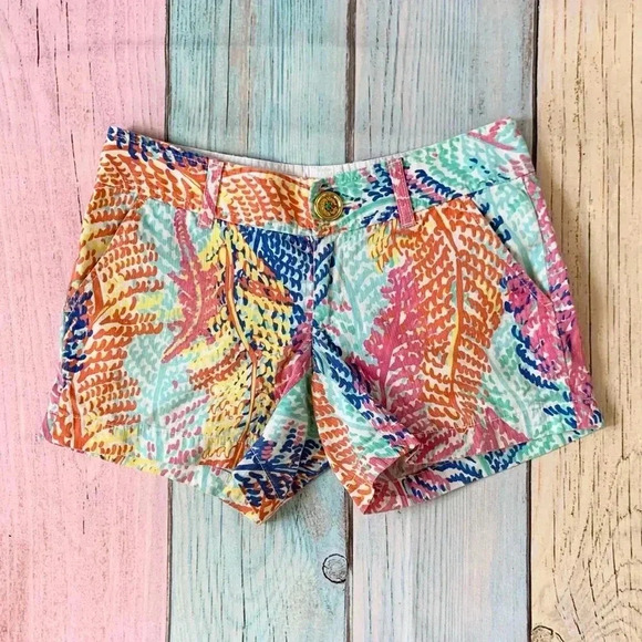 Lilly Pulitzer the Callahan shorts - Picture 2 of 11